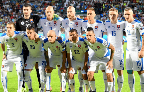 斯洛伐克队备战欧预赛，力争战胜爱沙尼亚的简单介绍