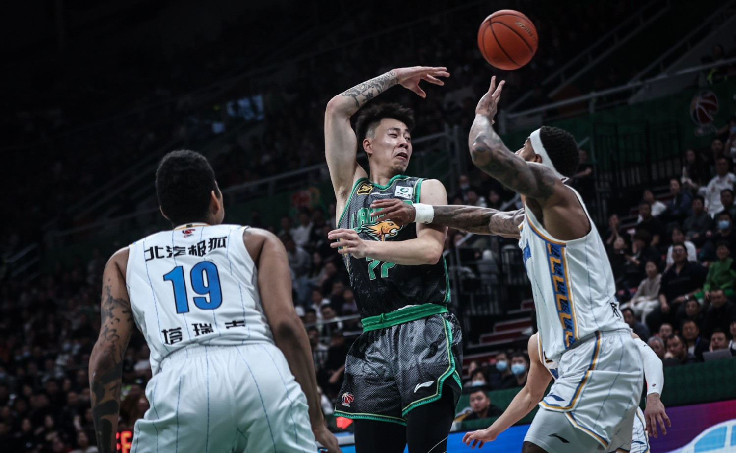 重庆队主场不敌辽宁队，遭遇失利