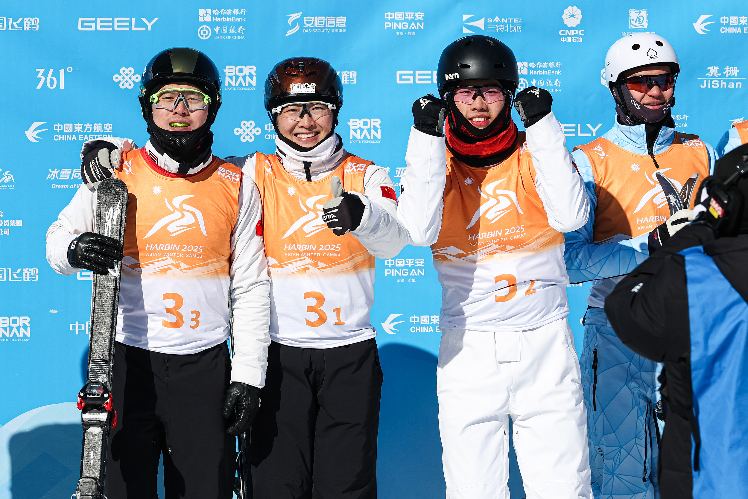 关于冰雪运动代表团组团出击，获得佳绩的信息