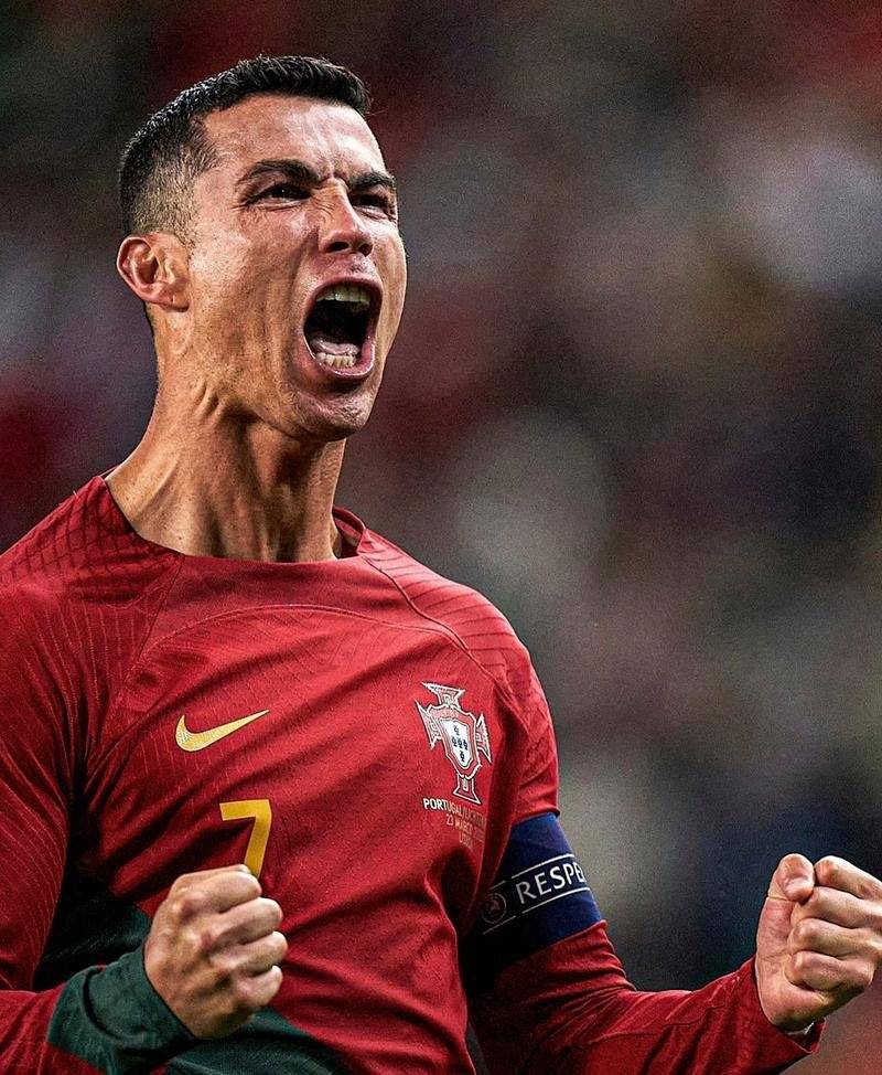 皇马逆袭！C罗梅开二度，2-1力克曼联晋级欧冠16强的简单介绍